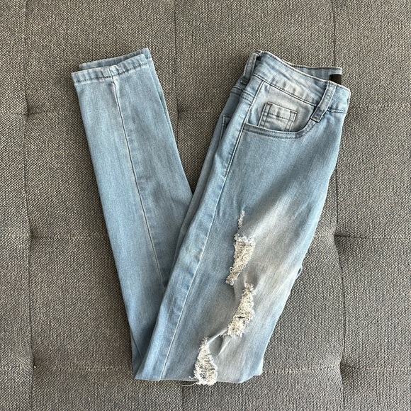 NVGTN Navishape Light Wash Ripped Jeans - Picture 3 of 9